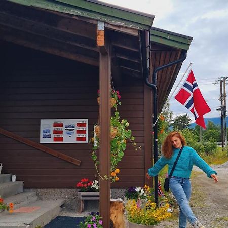 Romsdalseggen Camping Isfjorden Phòng bức ảnh